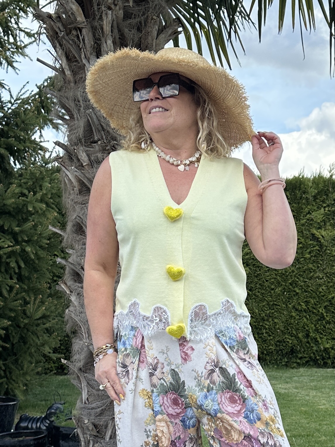 Copie Gilet Rosie jaune bouton cœur