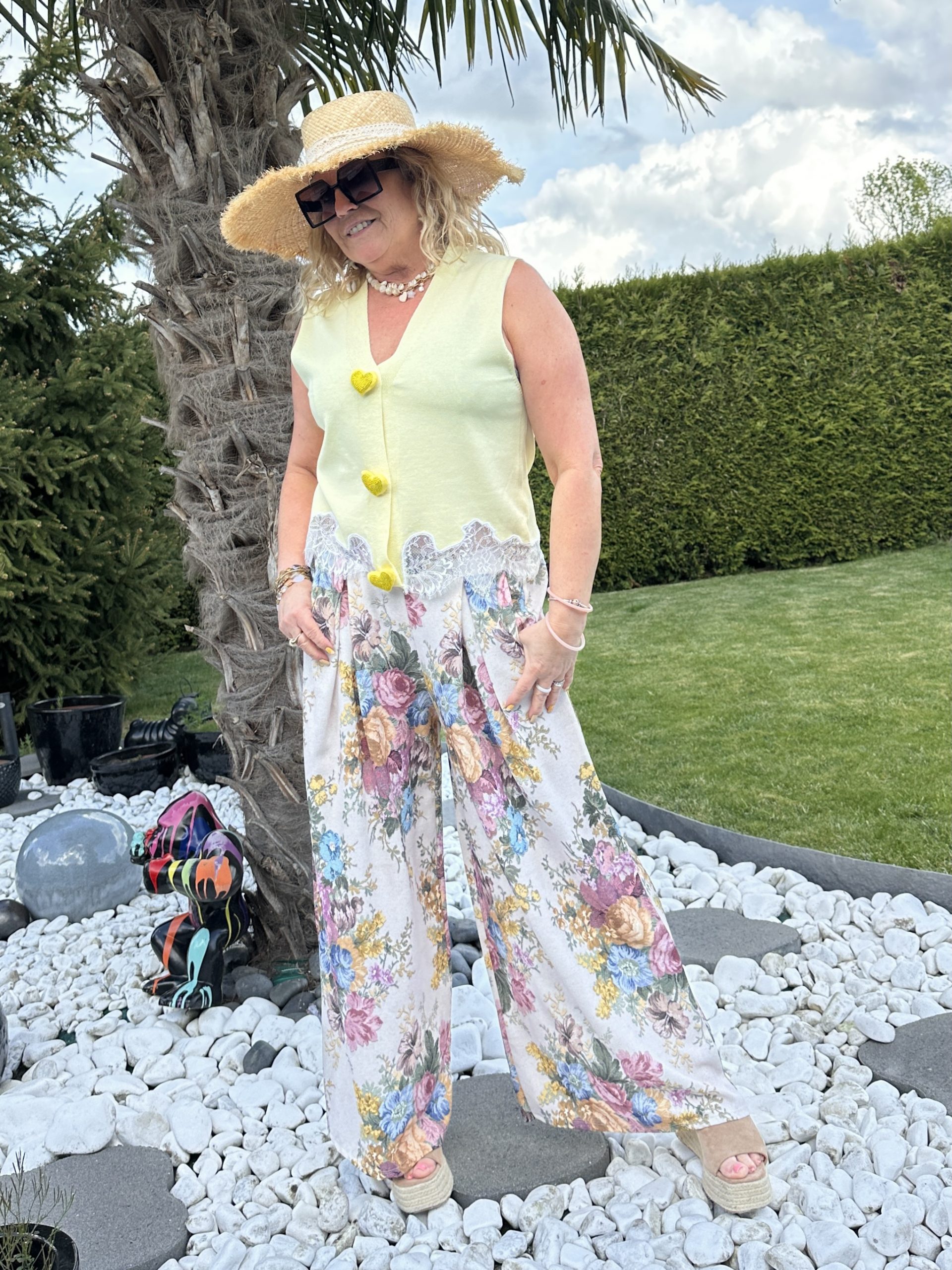 Copie Gilet Rosie jaune bouton cœur – Image 4