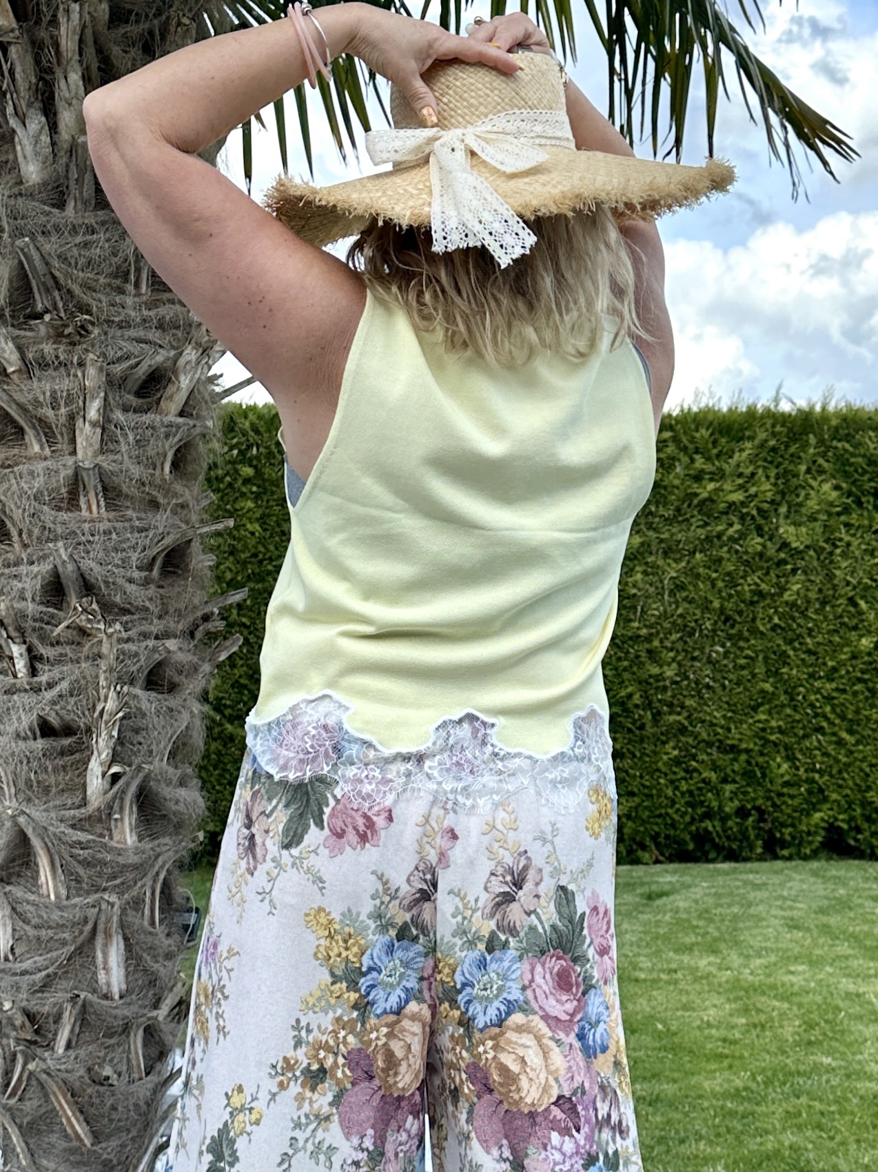 Copie Gilet Rosie jaune bouton cœur – Image 6