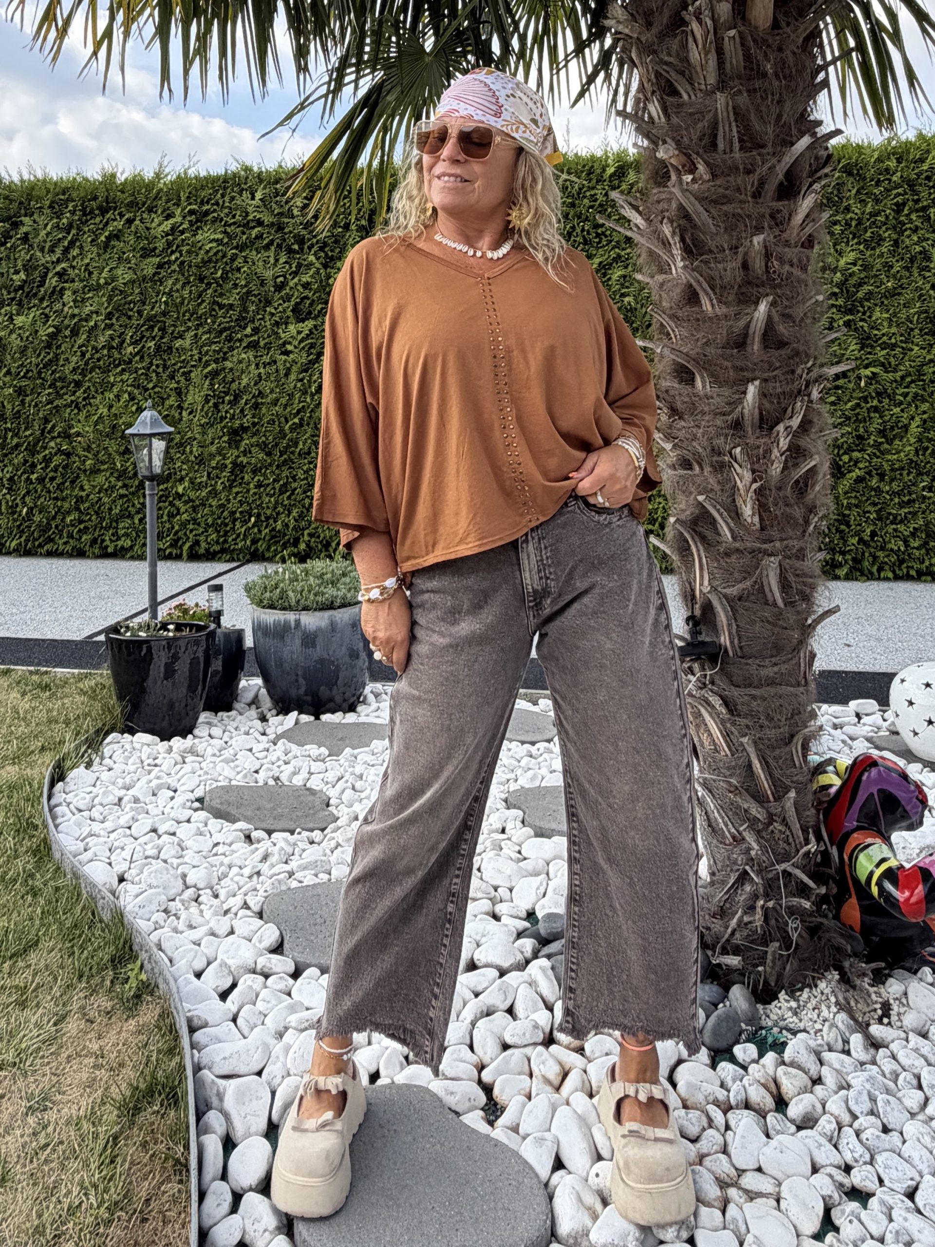 T-shirt Rosie camel – Image 5